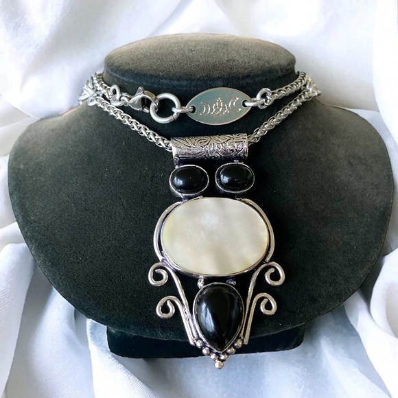 925 Sterling silver overlay black onyx & white mother of pearl gemstone necklace - Picture 3 of 10